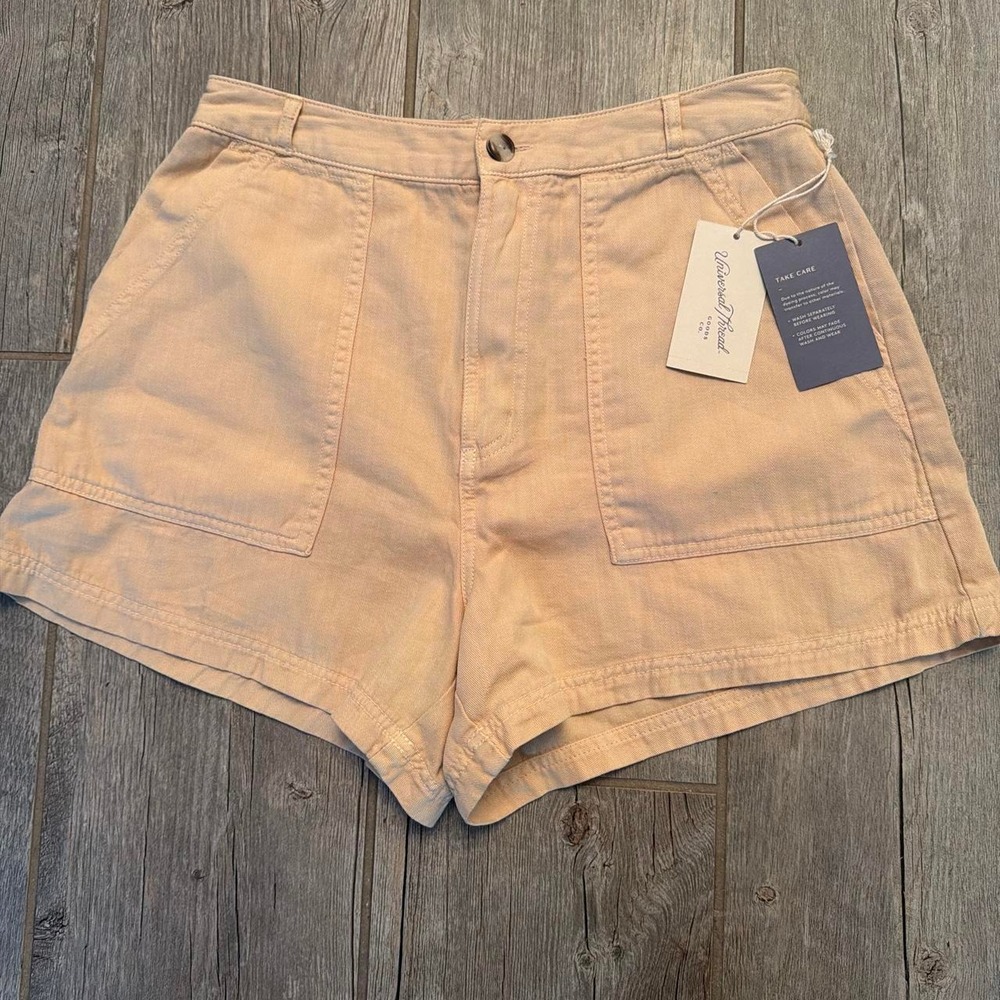 NWT Universal Thread Tan Utility Shorts Size 8 New with tags Universal Thread